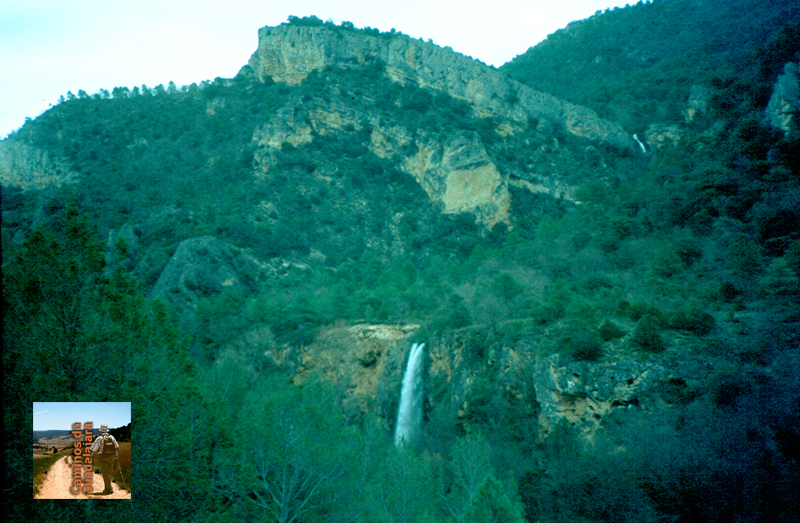 Cascada de los Ojos de la Carquima en el Hundido de Armallones (Alto Tajo)